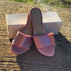 Brand new Chinese laundry slippers